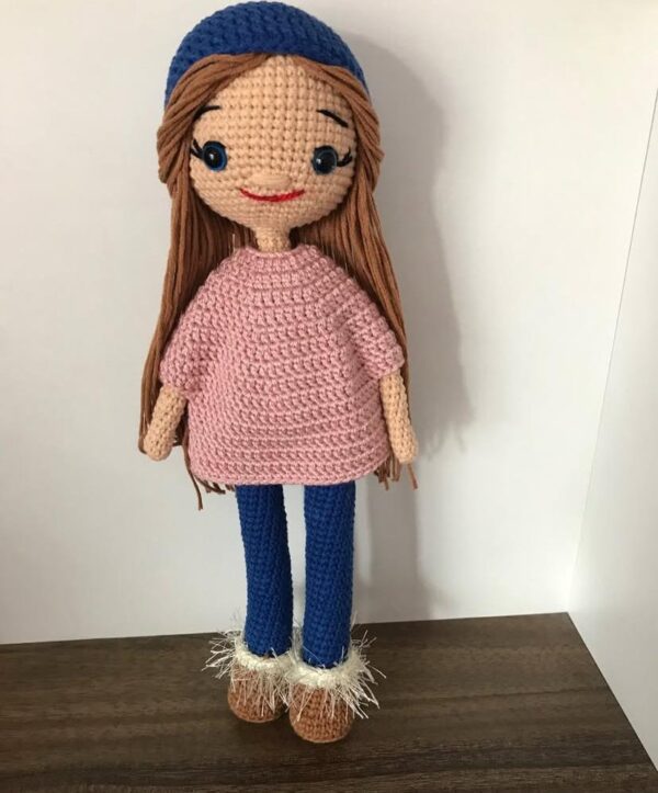 El Yapımı Amigurumi Kız Oyuncak – Pembe Kıyafetli
