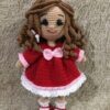 El Yapımı Amigurumi Kız Oyuncak – Kırmızı Pembe Beyaz Elbiseli
