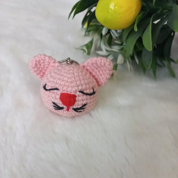 El Yapımı Örgü Anahtarlık – Uyuyan Kedicik